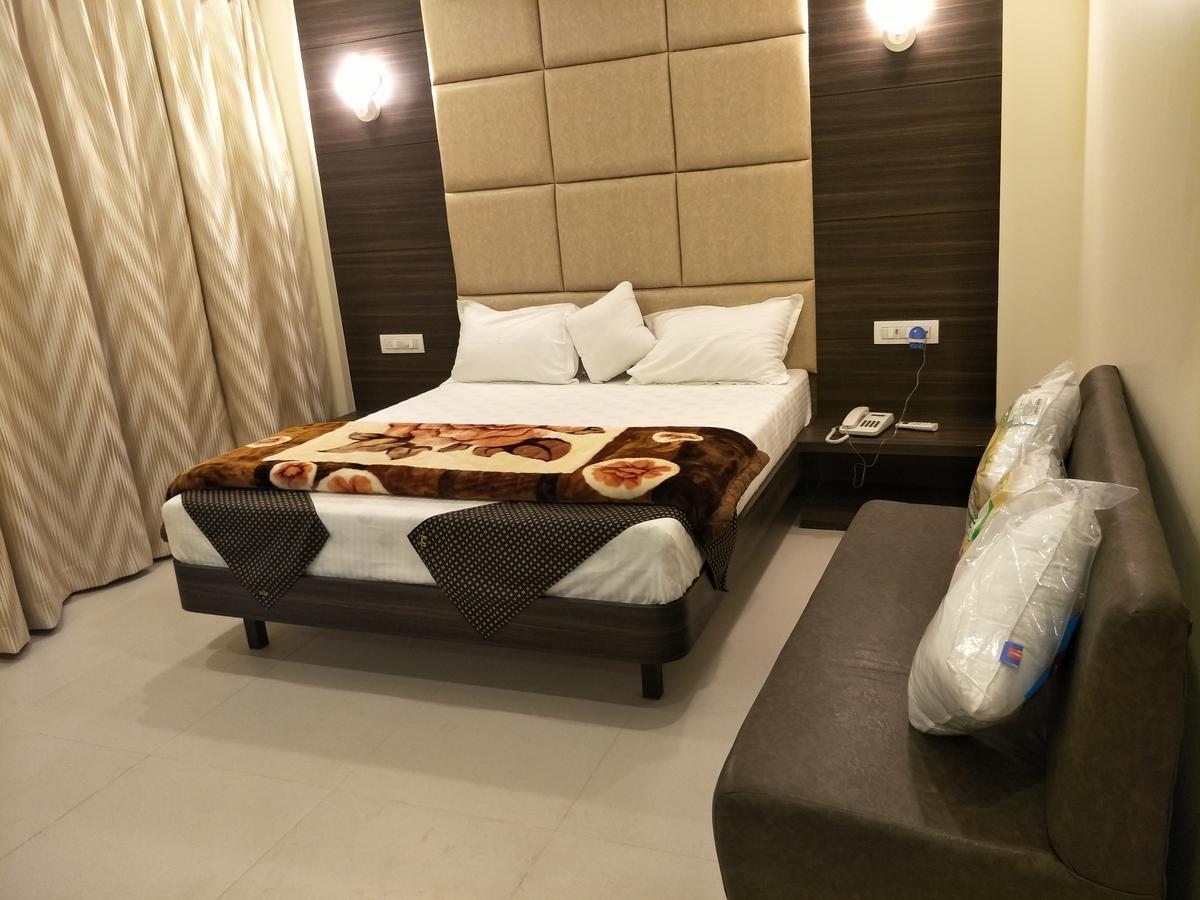 K D Residency Hotel Kalyan Exterior photo