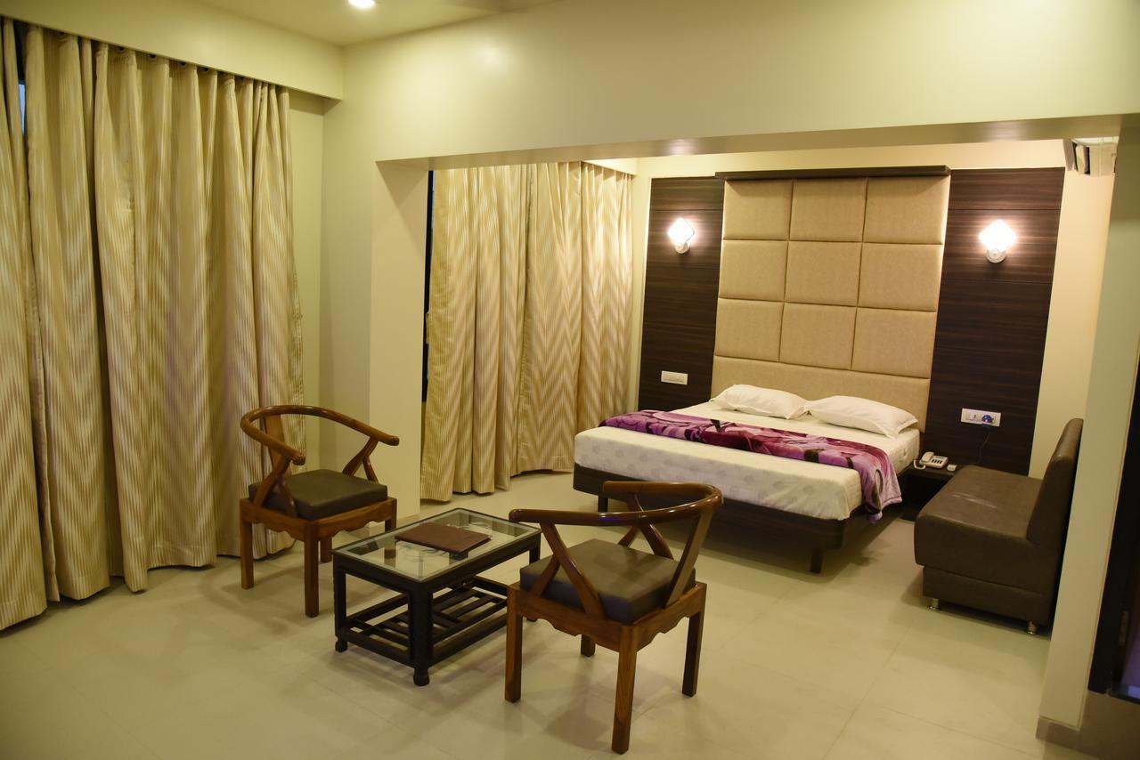 K D Residency Hotel Kalyan Exterior photo
