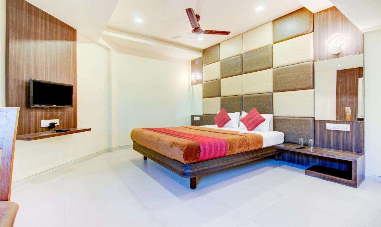 K D Residency Hotel Kalyan Exterior photo